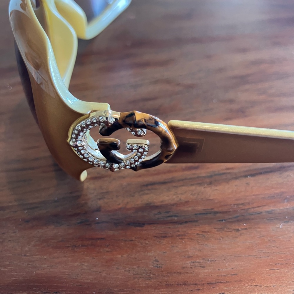 Gucci Women's Brown Gradient Oversized Sunglasses with Gold Trim - Picture 6 of 8